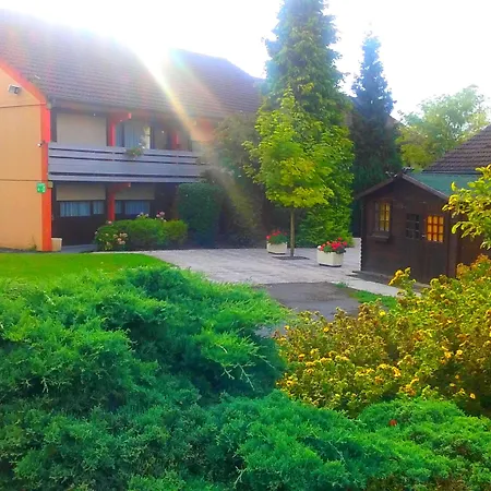 Campanile 3* Maubeuge