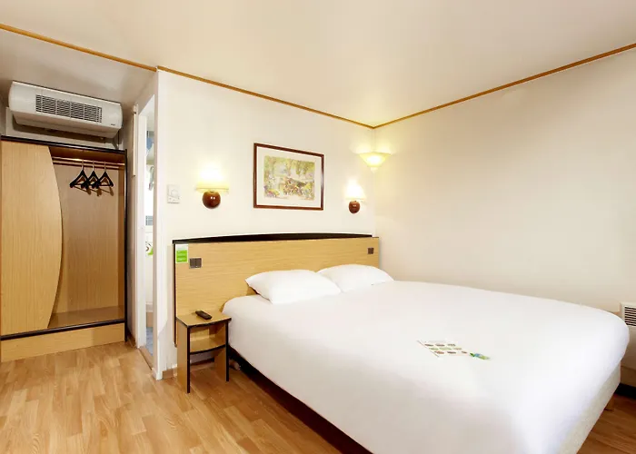 Hotel Campanile 3*