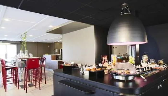 Campanile 3* Maubeuge