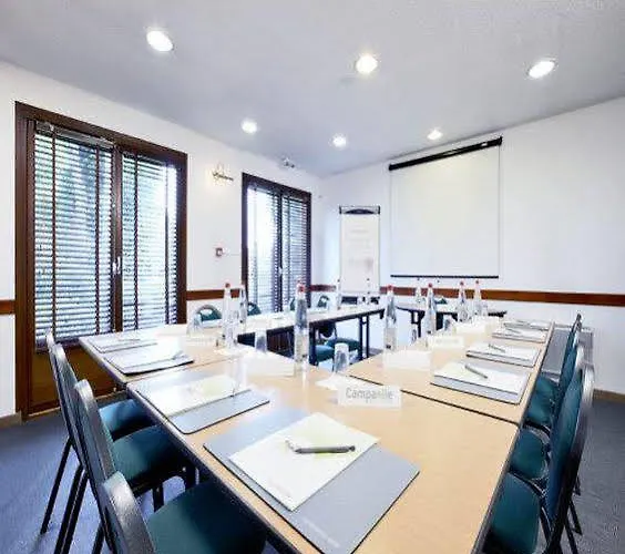 Campanile Hotel 3*
