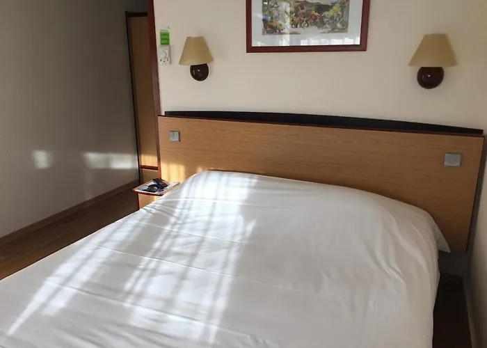 Campanile 호텔 모뵈주