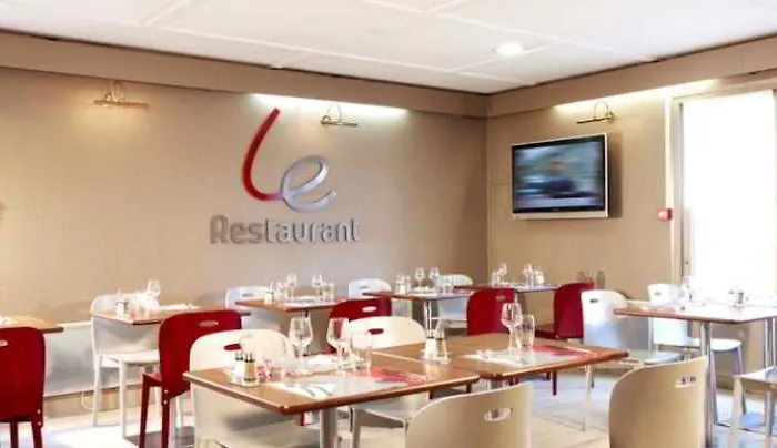 호텔 Campanile 모뵈주